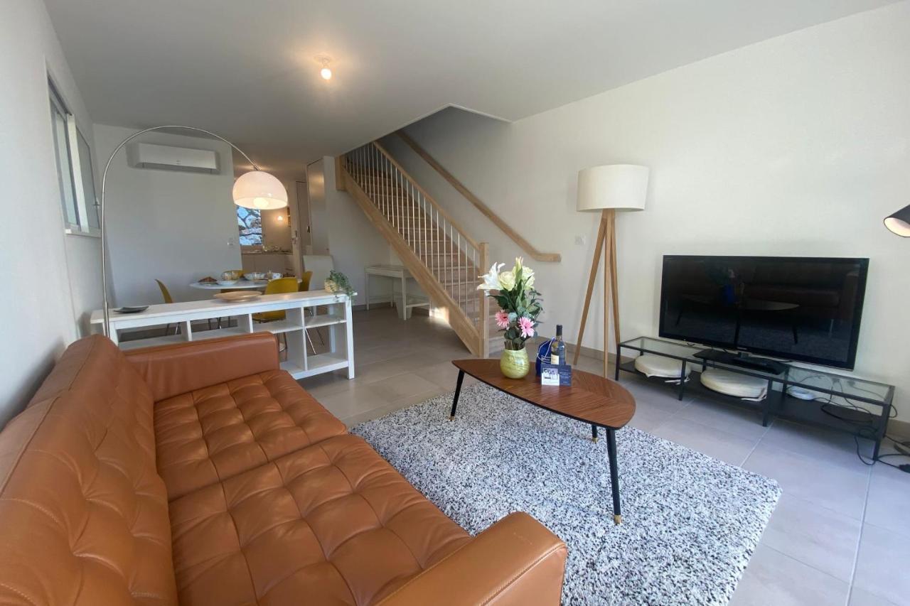 Roche Blanche - Terrasse Et Parking Daire Nîmes Dış mekan fotoğraf