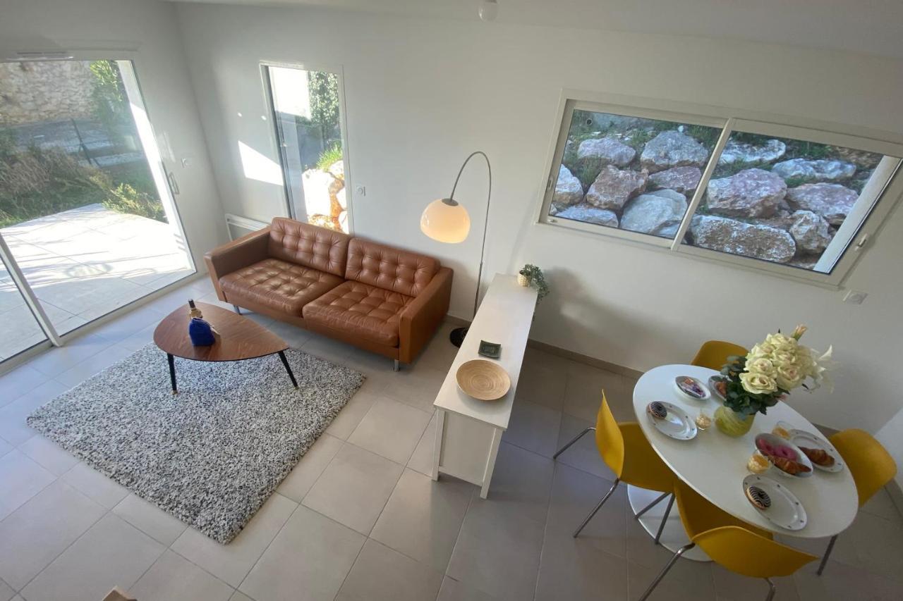Roche Blanche - Terrasse Et Parking Daire Nîmes Dış mekan fotoğraf